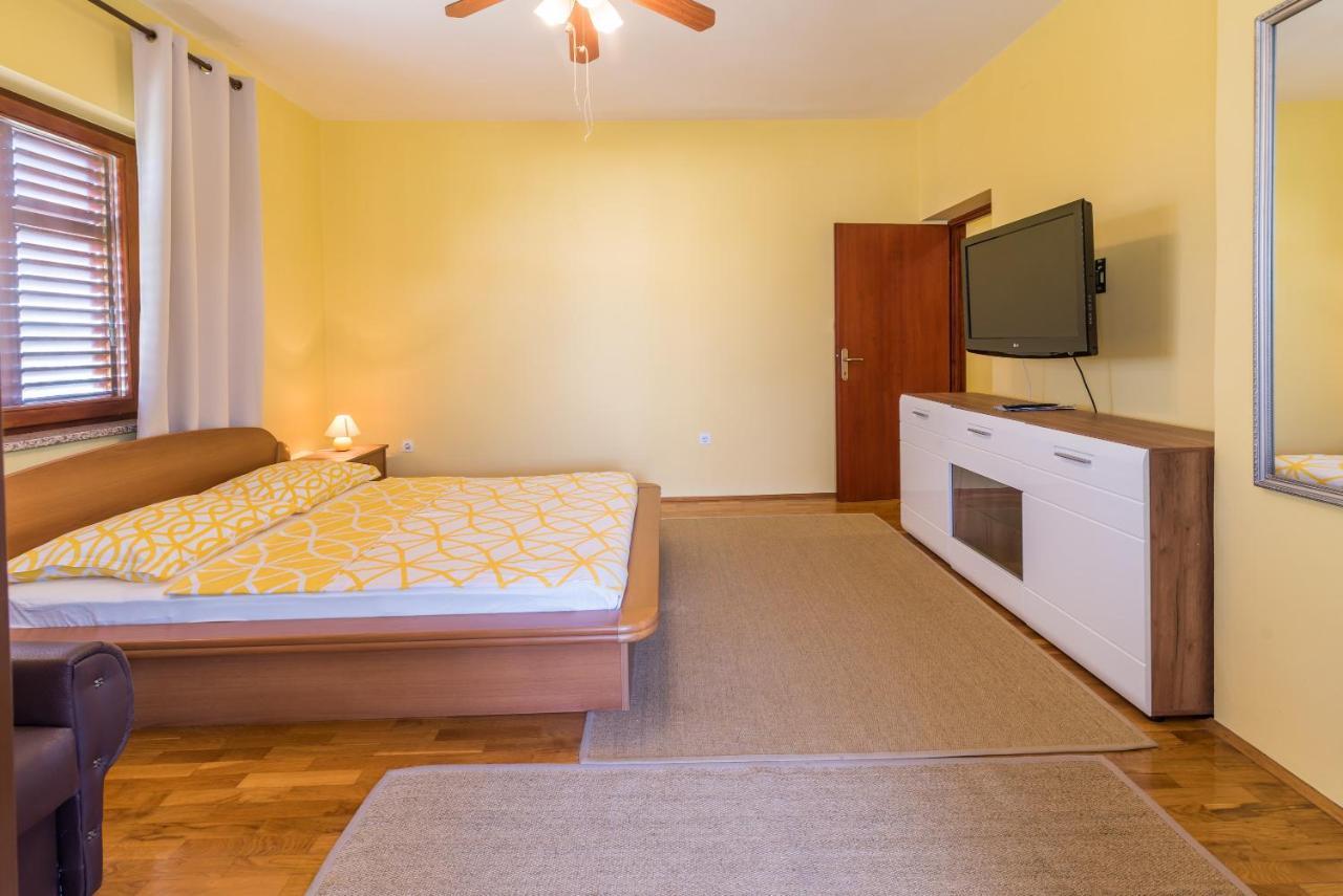 Belvedere Apartments Krk Town Extérieur photo